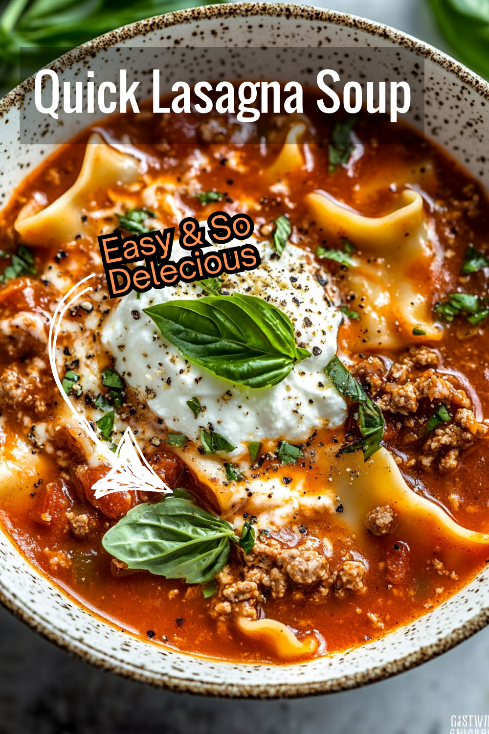 When life gets hectic, this lasagna soup saves the day! Slow-cooked with beef, noodles, and mozzarella, it’s a quick solution for a hearty dinner.